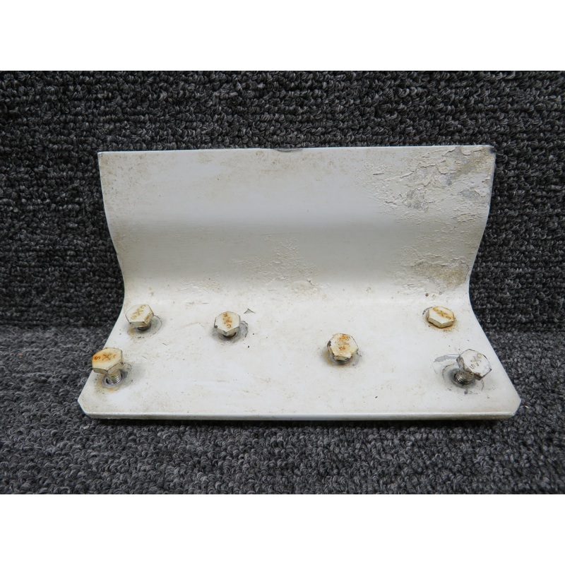 0513395-2 Cessna 172N Refueling Step RH (Chipped Edge)