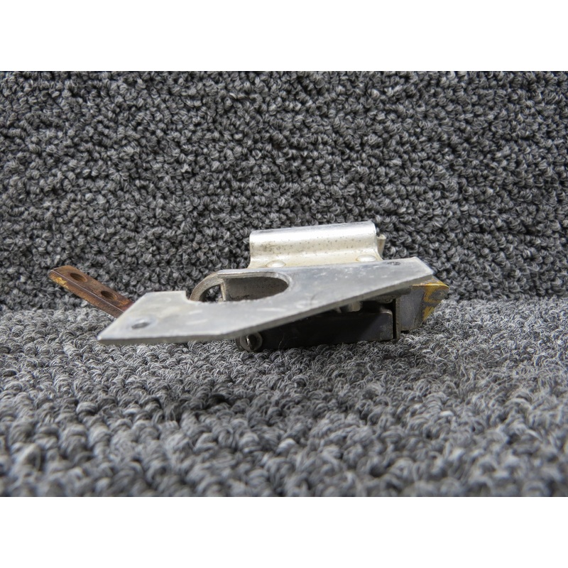 S1359-6, 0711708-1 Cessna 182M Baggage Door Latch Assembly w Bracket (No Handle)