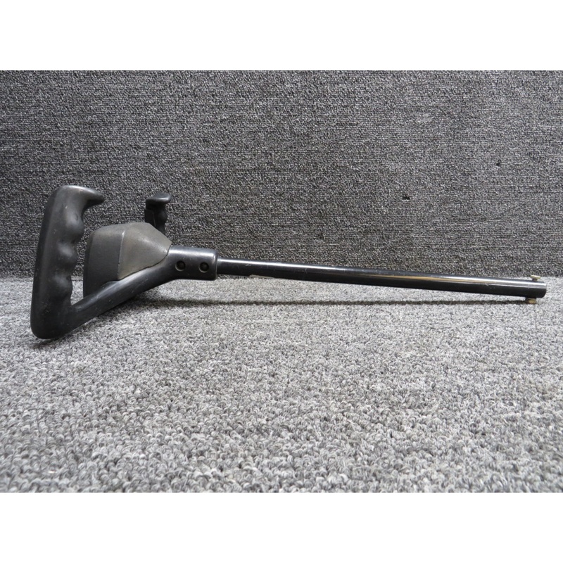 0513260-4 Cessna 172L Control Wheel Assembly w Pad (Length: 13.75) (Dia: 0.75)