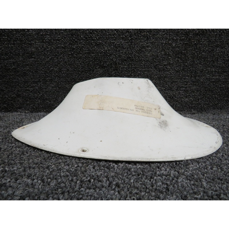 0421002-2-D70 Cessna 152 Strut Fairing (Worn)