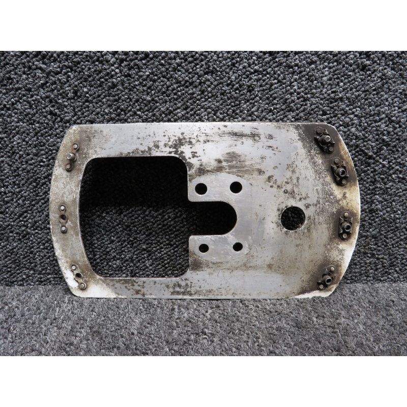 0441225-2 Cessna C-152 Wheel Fairing Plate Mounting Assembly RH (Damage)