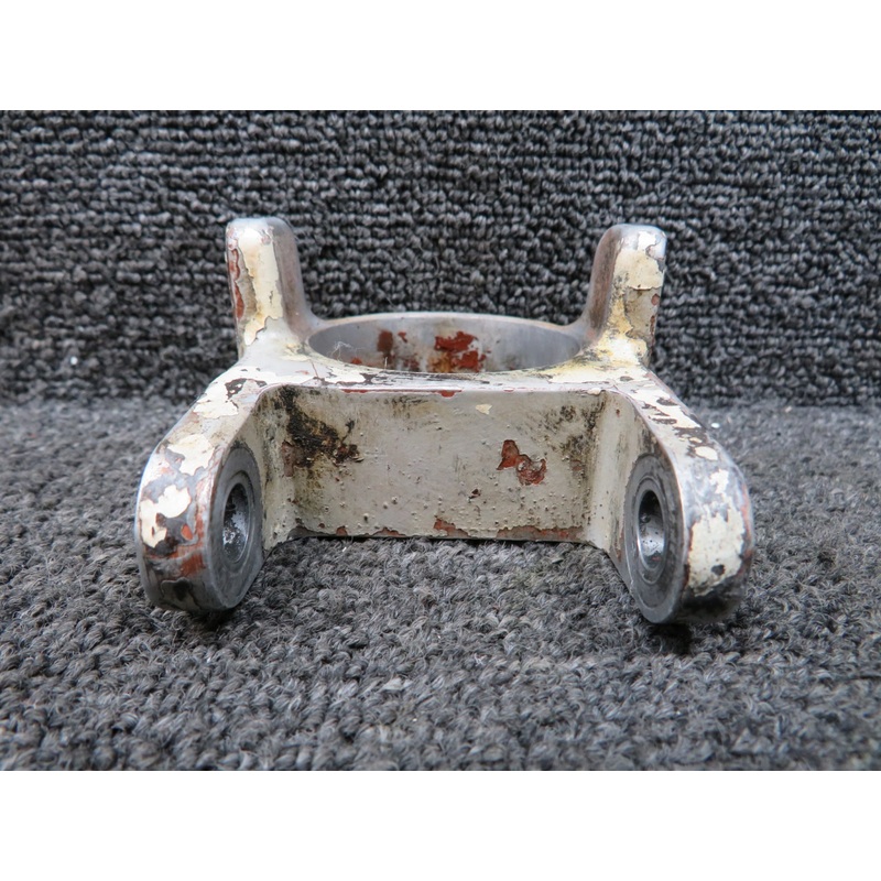 0543007-497 Cessna 172 Lower Nose Gear Torque Link Fitting (Worn Paint)