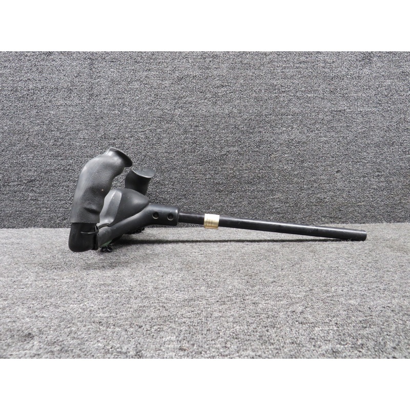 0513261-14 Cessna 172N Control Wheel Assembly (Length: 12.25) (Diameter: .745)