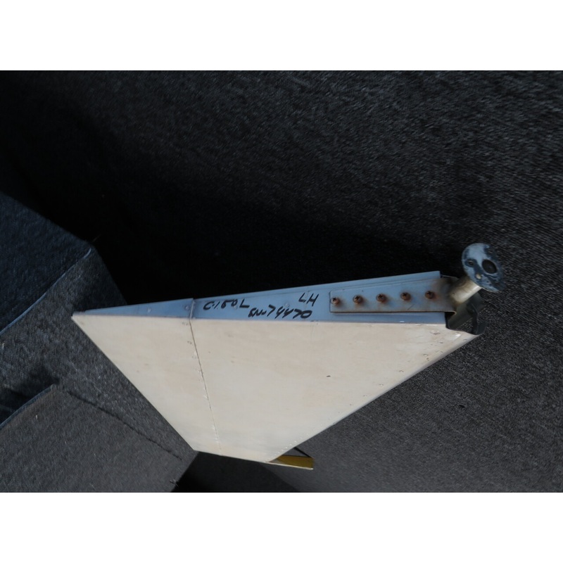 0432001-51 Cessna C-150 Elevator Assembly LH (Worn Paint)