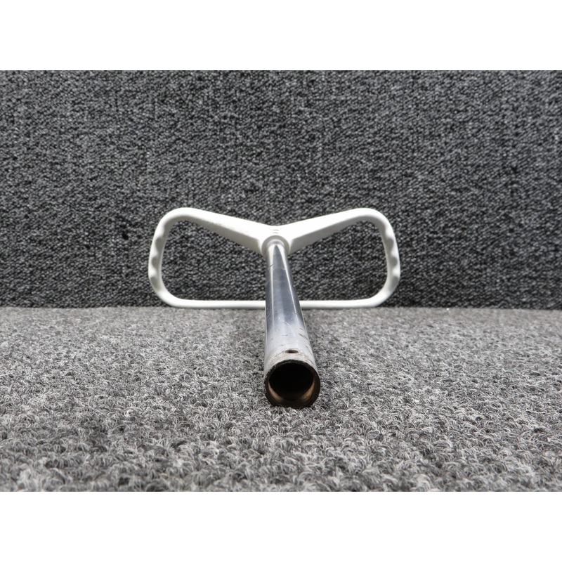 0513127-5 Cessna 172 Control Wheel (Length: 6.5, Diameter: .75) (Worn)