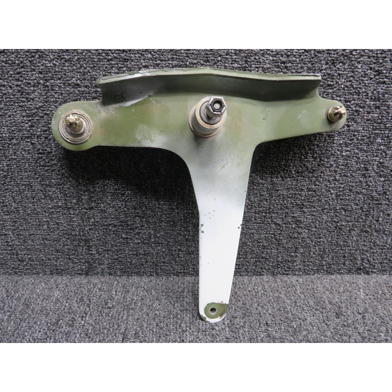 0320107-1 Cessna 195B Aileron Bellcrank Assembly RH