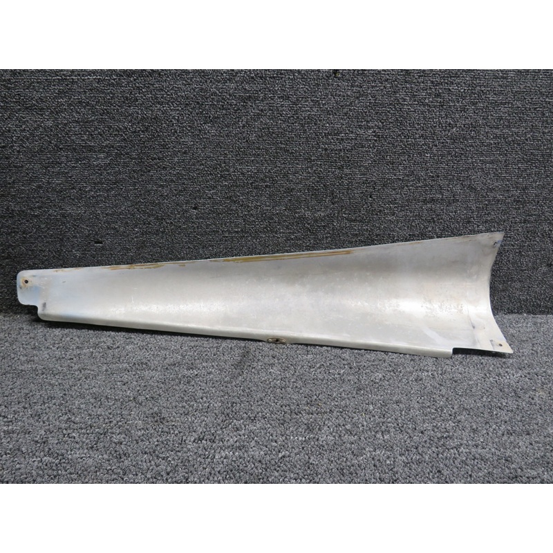 0530010-6 Cessna 172M Stabilizer Fairing RH (Colored) (Chipped Paint)