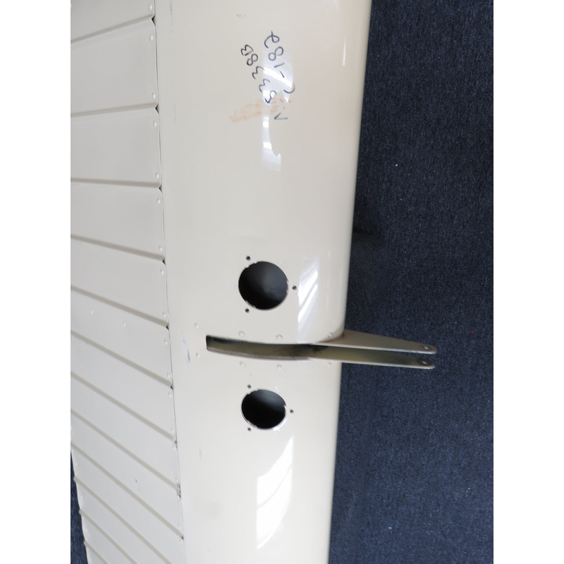 0523901 Cessna C-182 Wing Flap Assembly LH (Dented Edge)