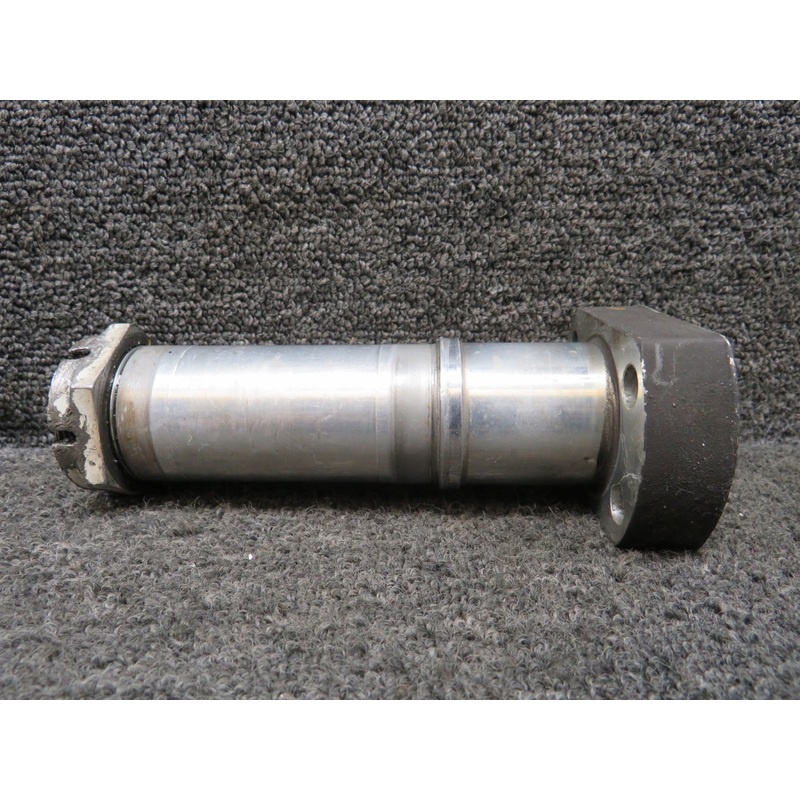 0541124-1 Cessna 210 Main Gear Aluminum Axle Assembly (Worn Axle Nut)