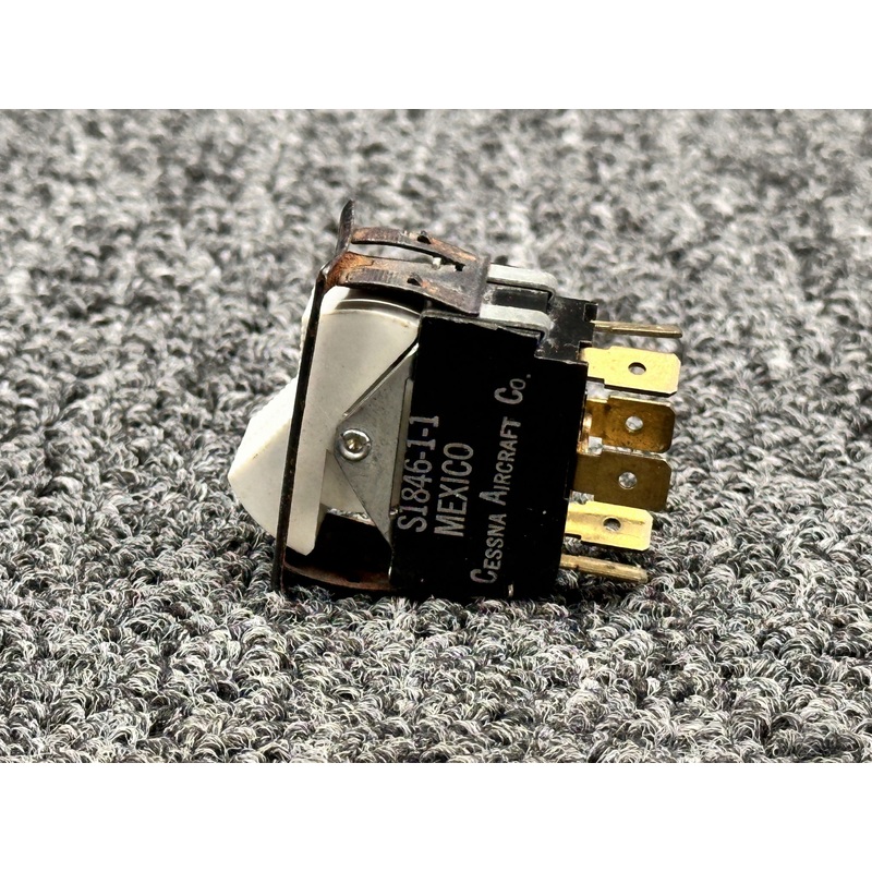 S1846-1-1 Cessna Aircraft Split Rocker Switch Assembly