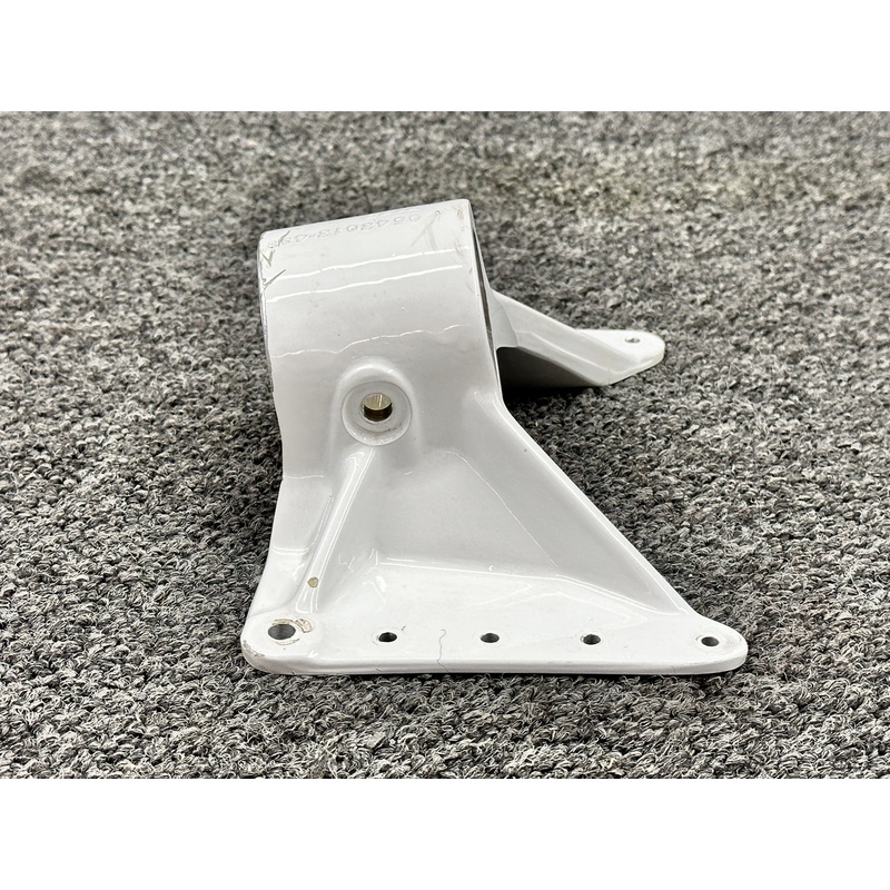 0543013-1 (Cast: 0543013-498) Cessna 172S Nose Gear Upper Fitting