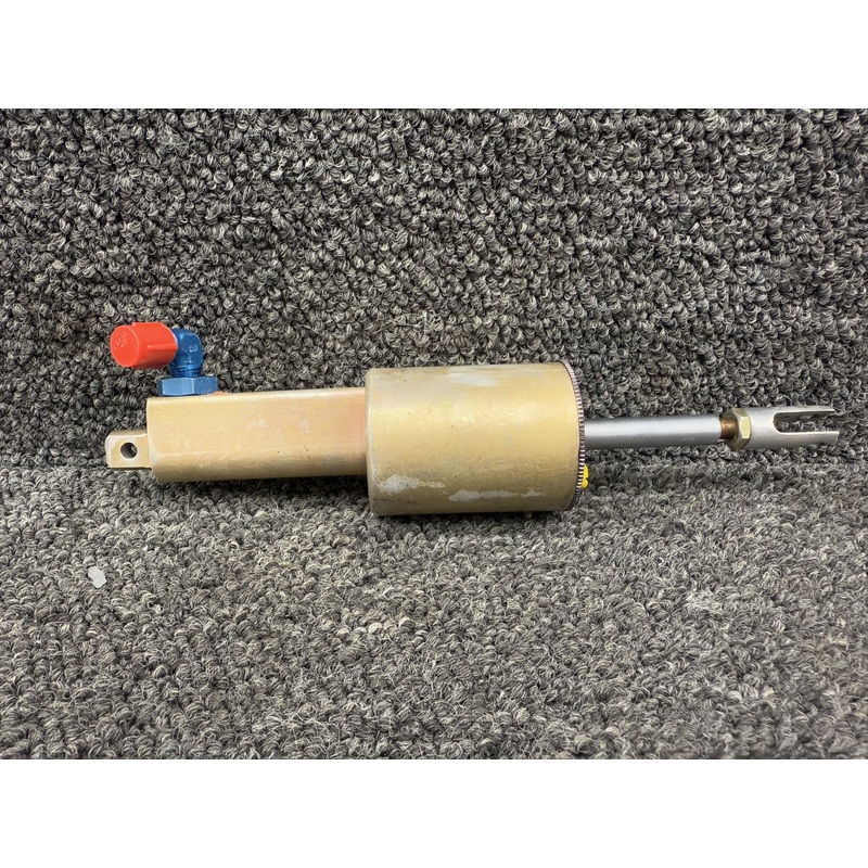 0541138-3 (Use: 9882010-1) Cessna T210M Master Brake Cylinder Assembly