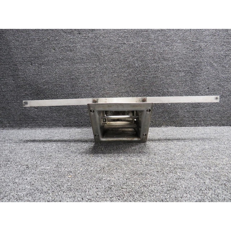 0550197-1 Cessna 172H Airbox Assembly with Mount