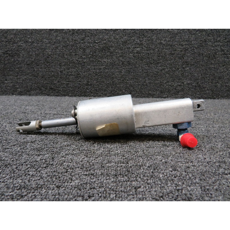 0541138-20 Cessna 150F Master Brake Cylinder (Worn Rod and Clevis)