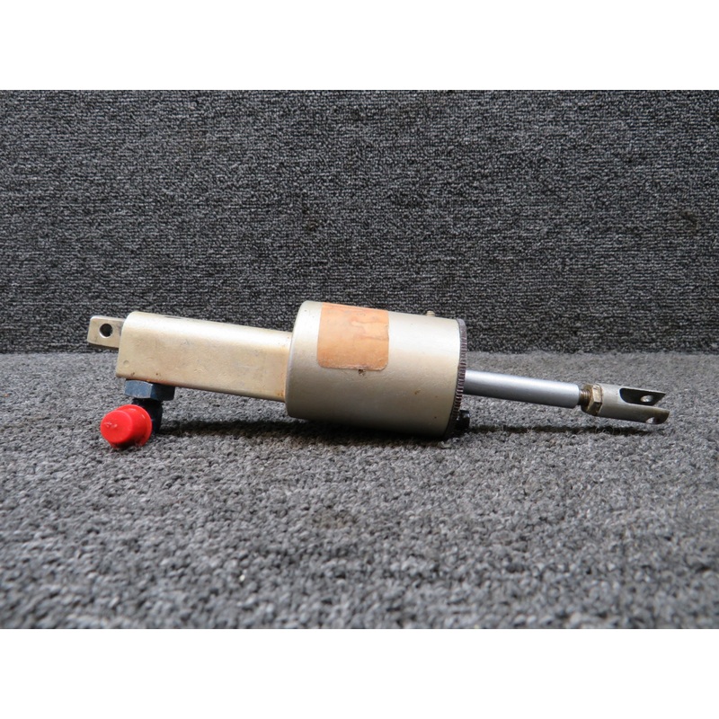 0541138-3 (Use: 0541138-16) Cessna 337B Master Brake Cylinder Assembly