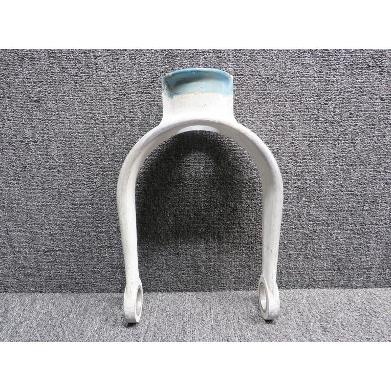 SK182-34 Cessna 172 Nose Gear Fork (Some Wear)