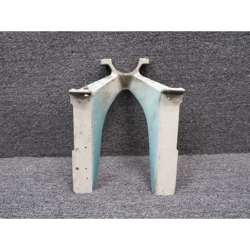 0543016-1 Cessna 172K Lower Nose Gear Fitting without Cap (Chipped, Slight Rust)