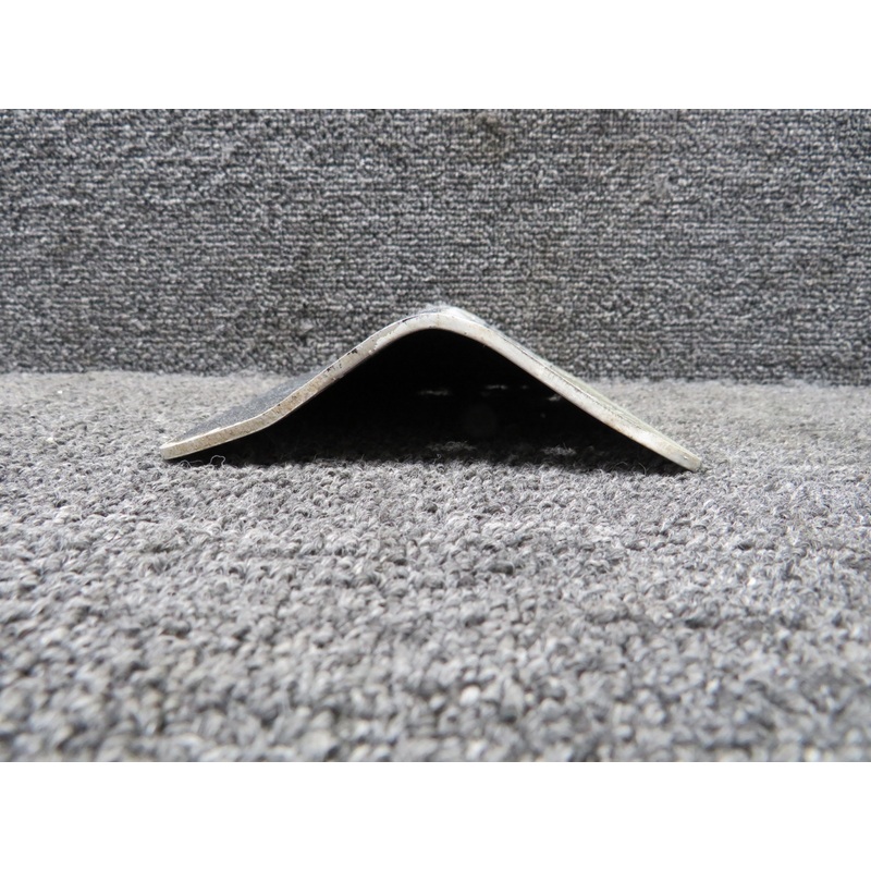 0701126-2 Cessna 182R Refueling Step RH