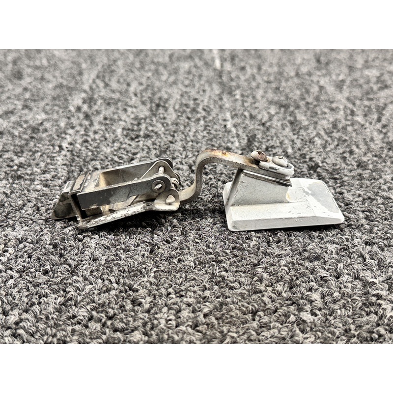 S1359-6 (Use: S1359-7) Cessna 210J Baggage Door Latch Assembly
