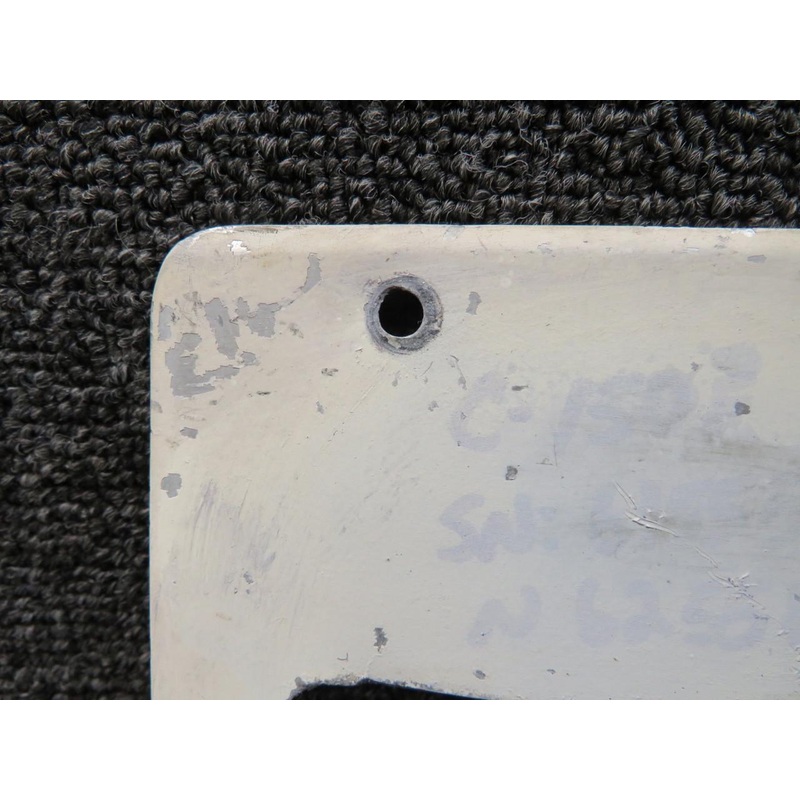 0441024-1 Cessna 150F Landing Gear Fillet Plate LH