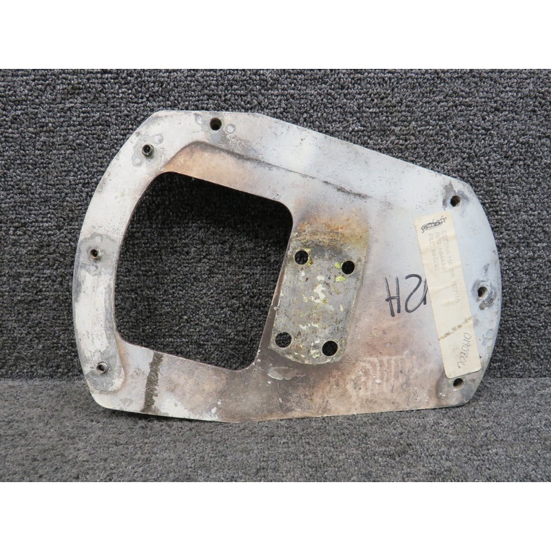 0441187-2 Cessna 150 Main Gear Plate Assembly RH