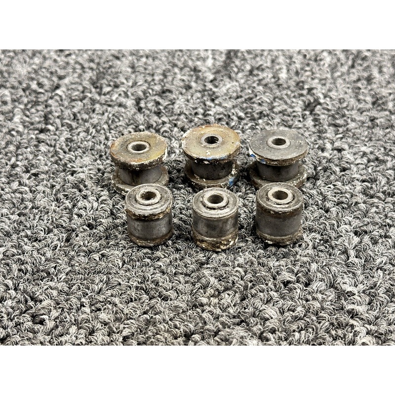 0523921 (Use: S4628-1487) Cessna 210J Flap Rollers (Set of 6)