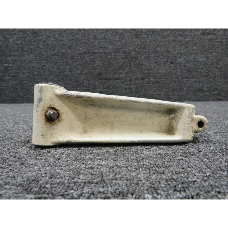 0442506-1 (Cast: 0442505-1A) Cessna Nose Gear Upper Torque Link (Damaged)