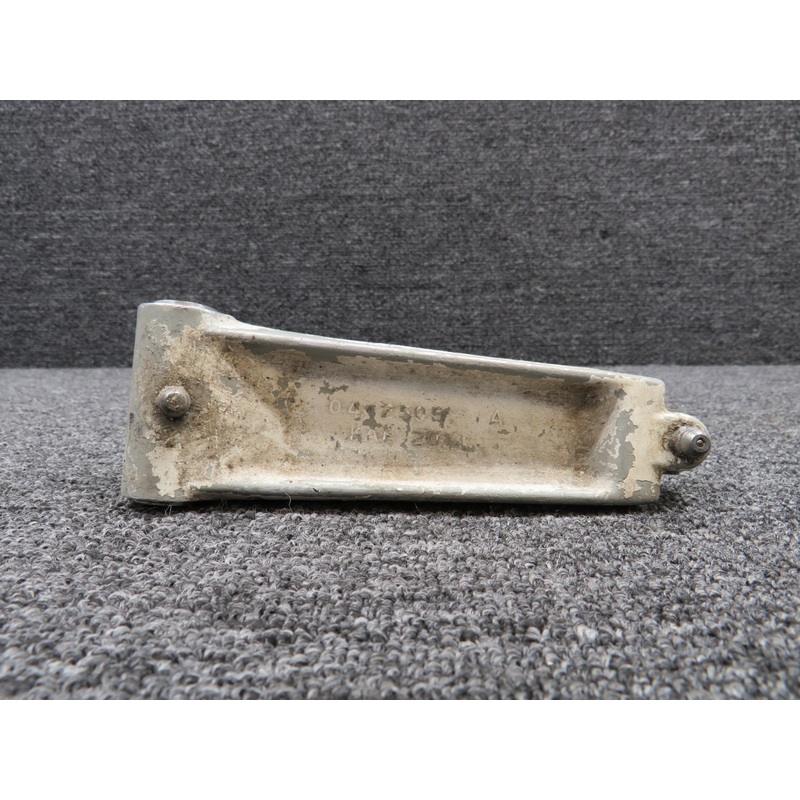 0442506-1 (Cast: 0442505-1A) Cessna Nose Gear Upper Torque Link (Short End)