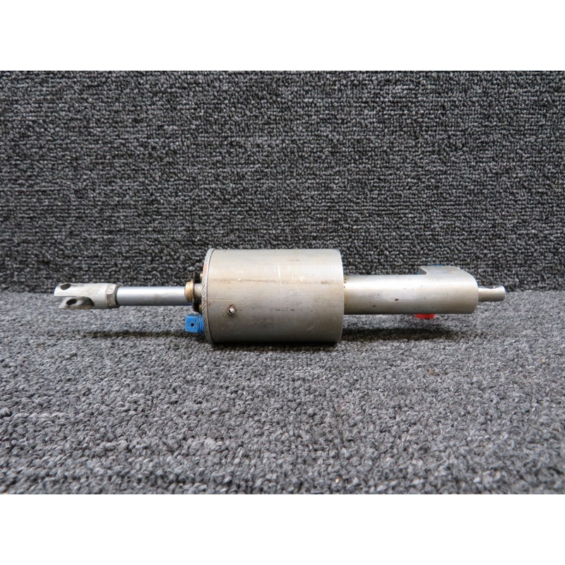 0541138-20 Cessna 172B Master Brake Cylinder Assembly (Worn Clevis and End)