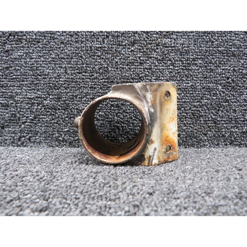 0541212-2 Cessna 172K Main Gear Step Bracket RH