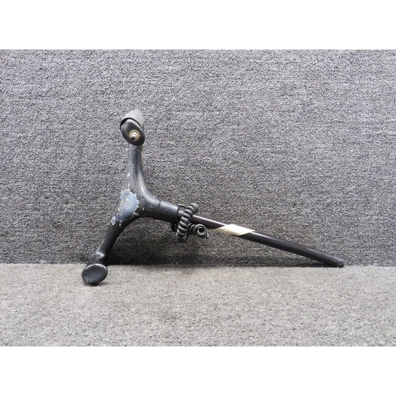 0513260-5 Cessna 172N Control Wheel (Missing Pad) (L: 12.25) (D: .75)