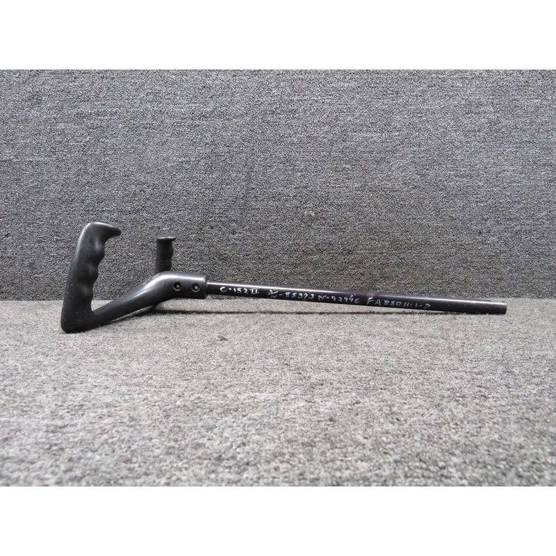 0513261-16 Cessna 152 Control Wheel Assembly (Worn)(Length: 15)(Diameter: .75)