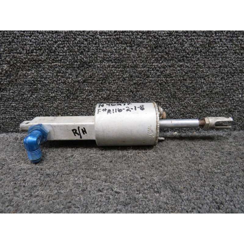 0541138-19 Cessna 150G Master Brake Cylinder Assembly (Worn)