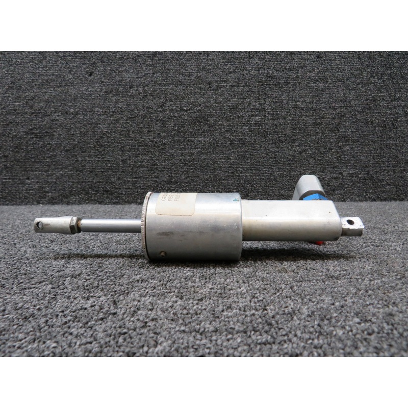 0541147-2 (Weu: 0541184-200) Cessna 182G Master Brake Cylinder (Damaged)