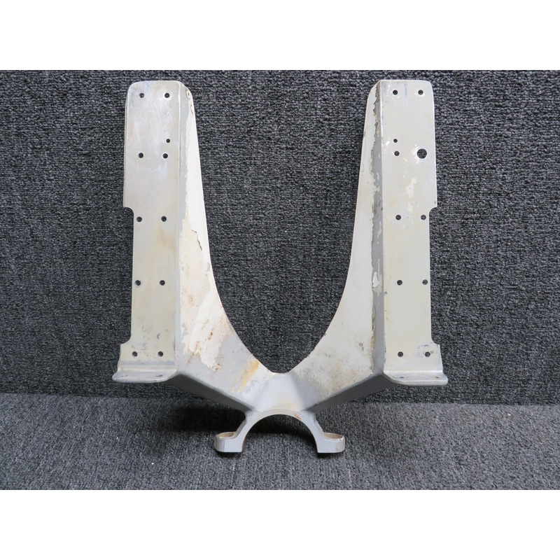 0543016-1 Cessna 172 Lower Nose Gear Fitting (Minus Cap)