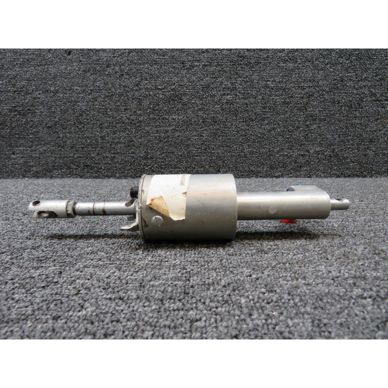 0541138-20 Cessna 172B Master Brake Cylinder Assembly (Worn Housing)