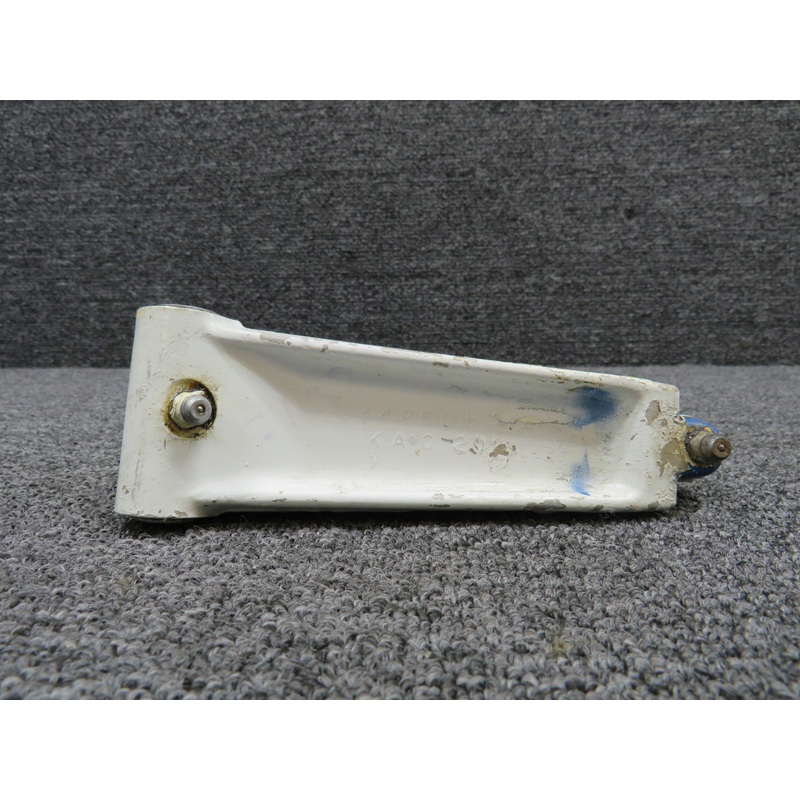 0442506-1 (Cast: 0442505-1A) Cessna 152 Nose Gear Upper Torque Link (Worn Paint)