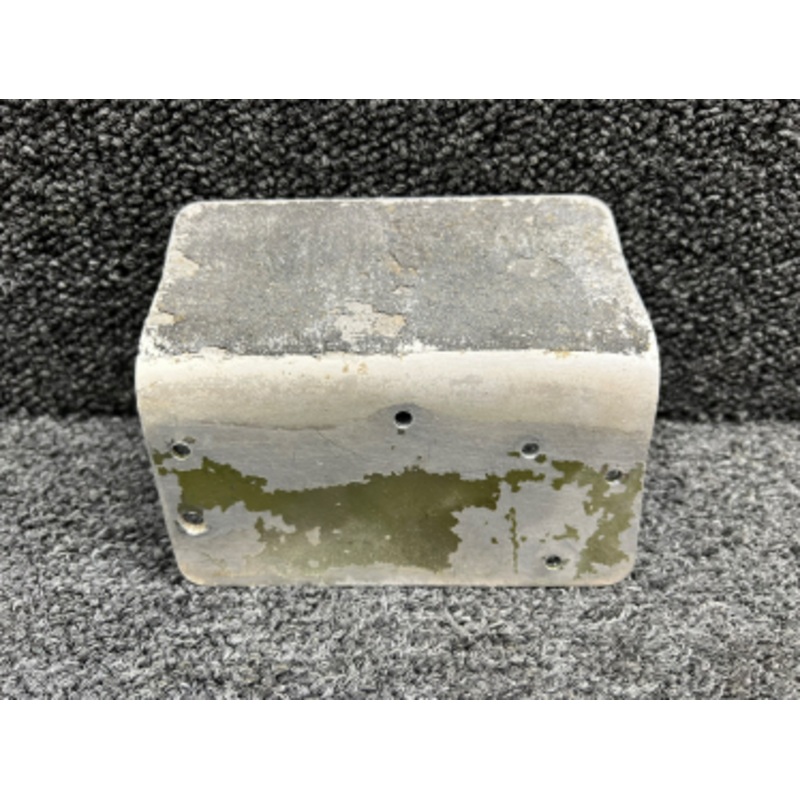 0513526-1 (Use: 0513418-201) Cessna R172K Refueling Step LH