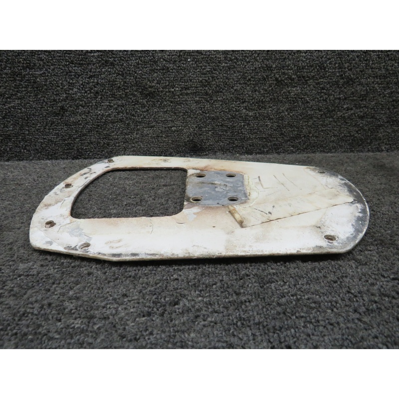 0441187-1 Cessna 150J Main Gear Plate Assembly LH (Worn)
