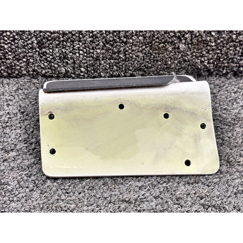 0513418-1 Cessna 172S Fuselage Step LH