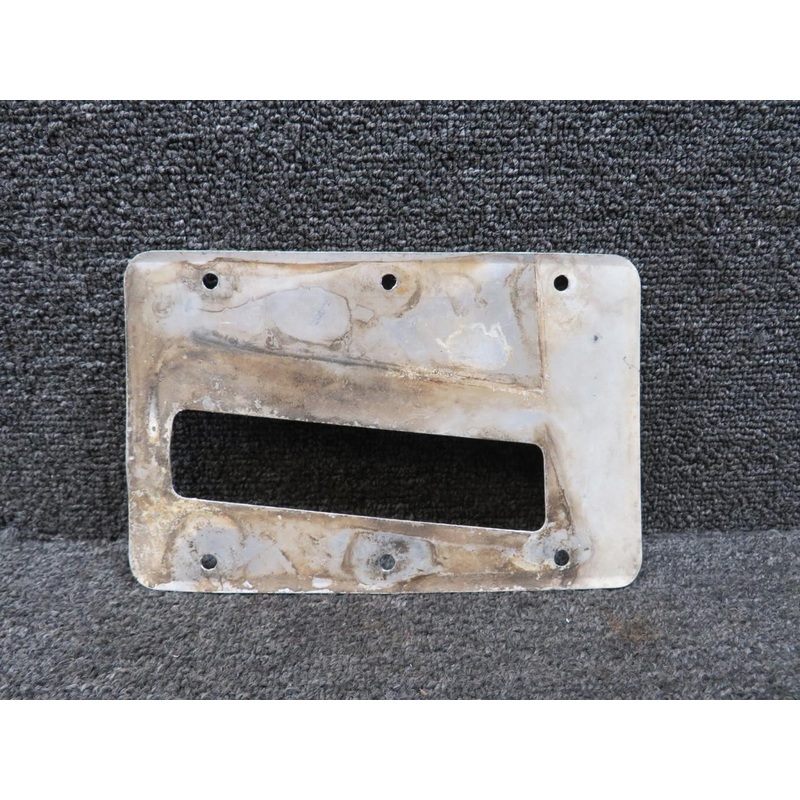 0441024-2 Cessna 150F Landing Gear Fillet Plate RH