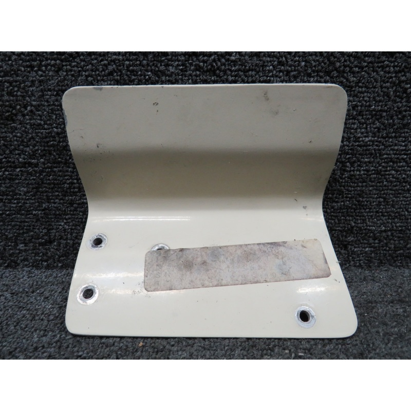 0513526-4 Cessna 172RG Refueling Step RH