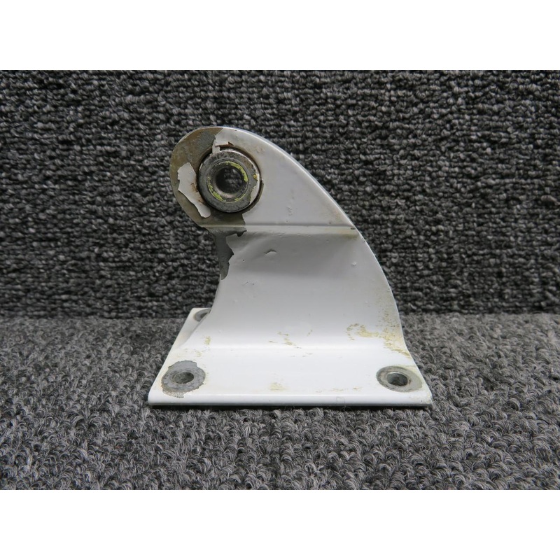 0322706 Cessna 195B Aileron Hinge Bracket LH Outboard