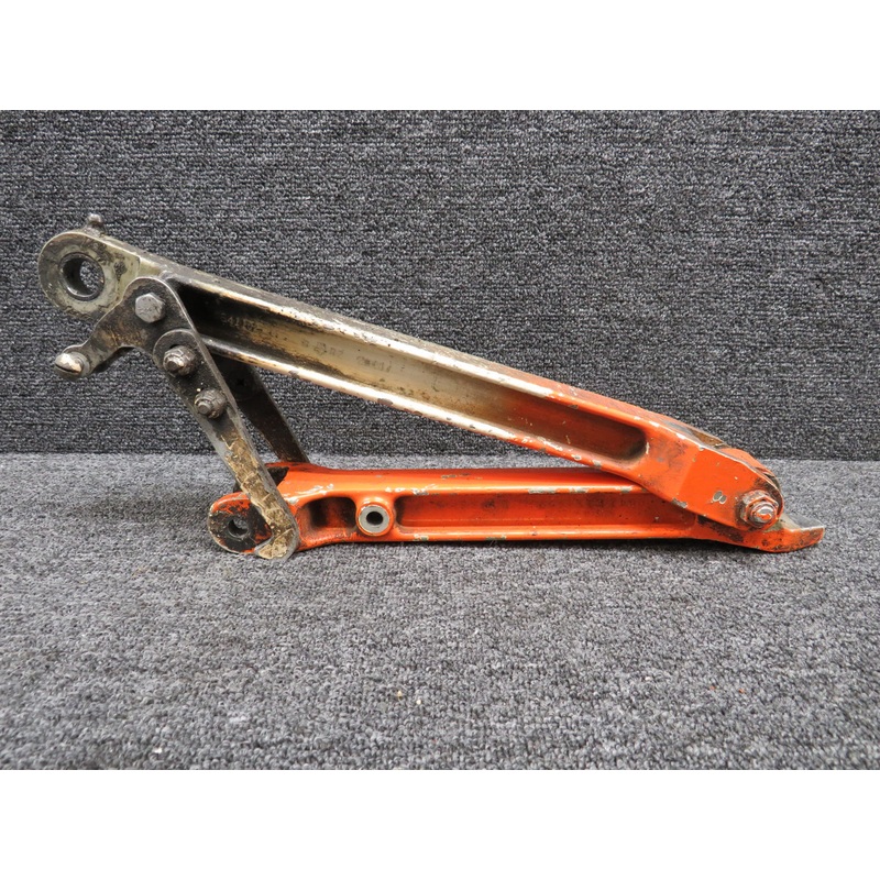 00841103-7, 0841102-4 Cessna 310 Upper and Lower Link with Hooks (Colored)
