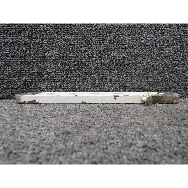 0441147-1 Cessna 140 Main Landing Gear Extension Plate