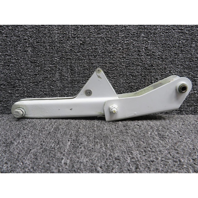 0320137-3, 0320129-3 Cessna 195B Upper and Lower Flap Control Arm LH or RH
