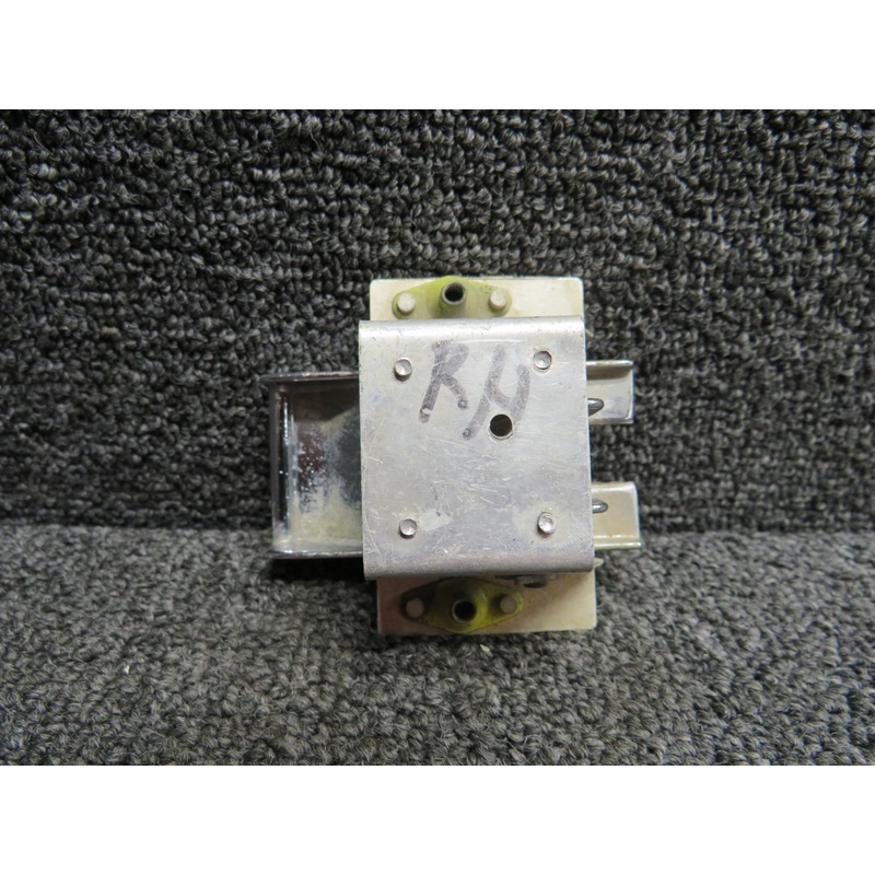 0415018 Cessna 152 Interior Handle Assembly with Bracket (Worn)