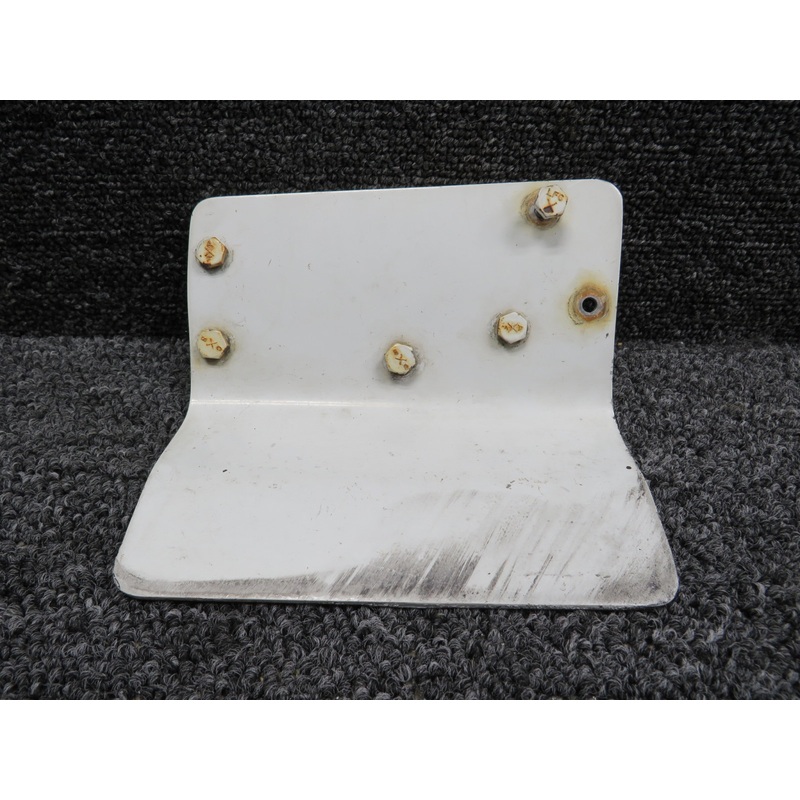 0513526-1 (Use: 0513418-201) Cessna 172P Refueling Step LH (Worn Paint and Grip)