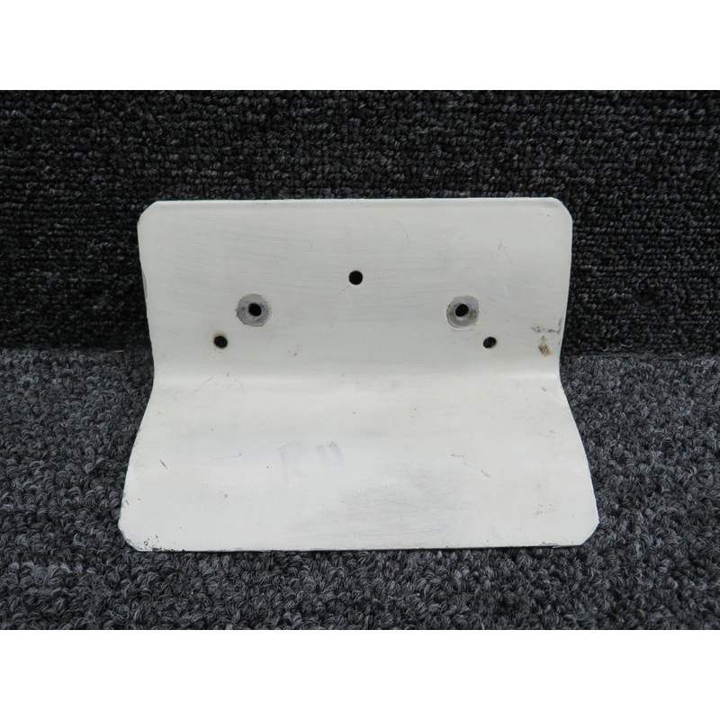 0413399-2 Cessna 150L Refueling Step RH (Worn Grip)