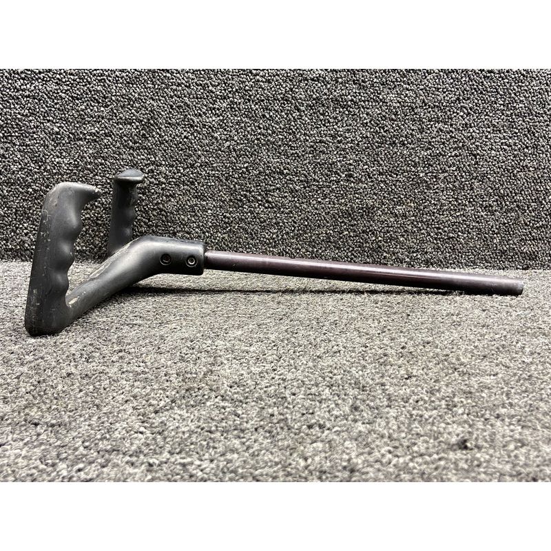 0513261-12 Cessna 172P Co-Pilot Control Wheel (Undrilled, Shaft: 12.375)